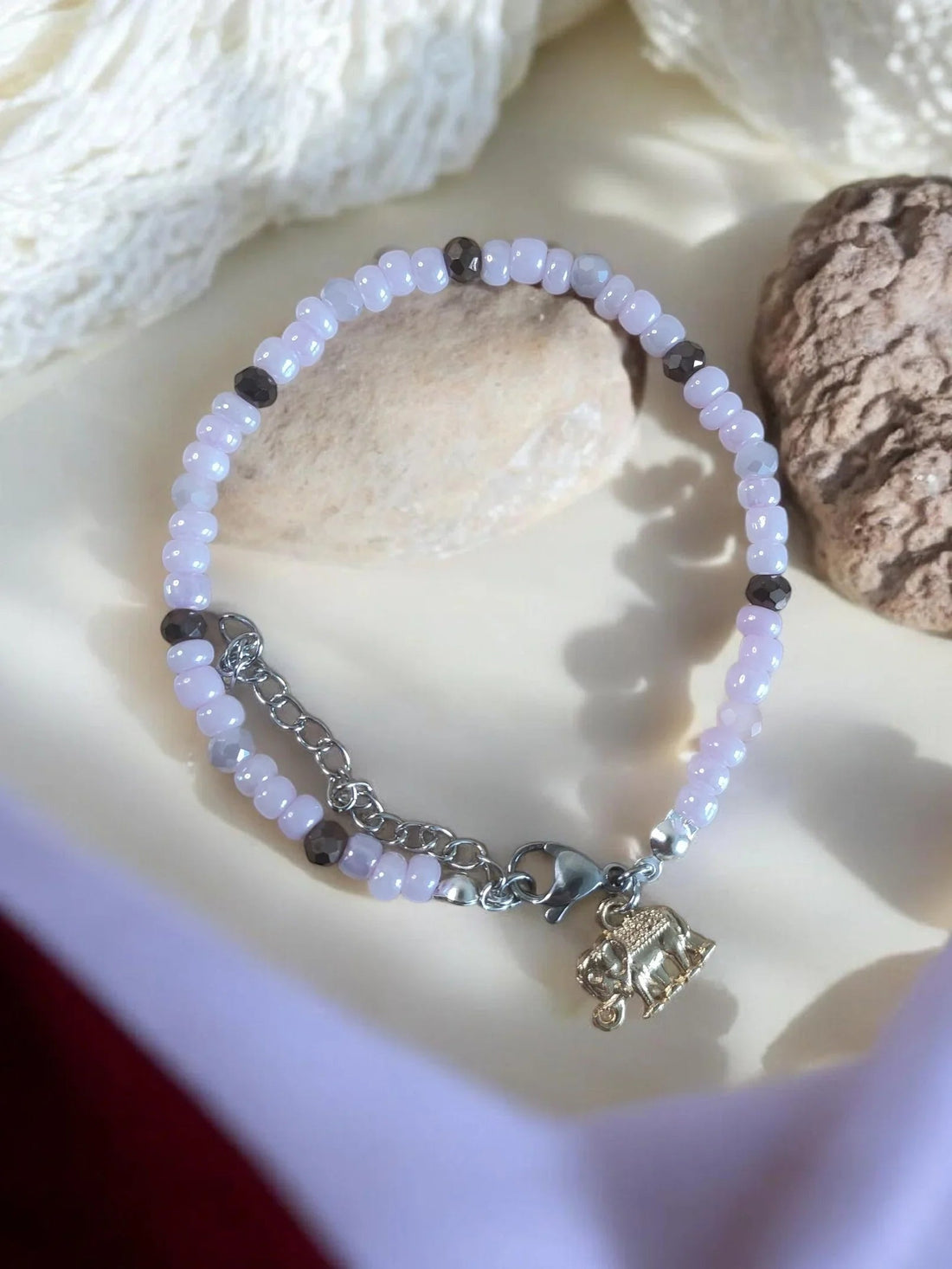 Handmade Perlenarmband Dodo Ein stilvoller Akzent für deinen Mode und Lifestyle Blog abseits des Mainstreams