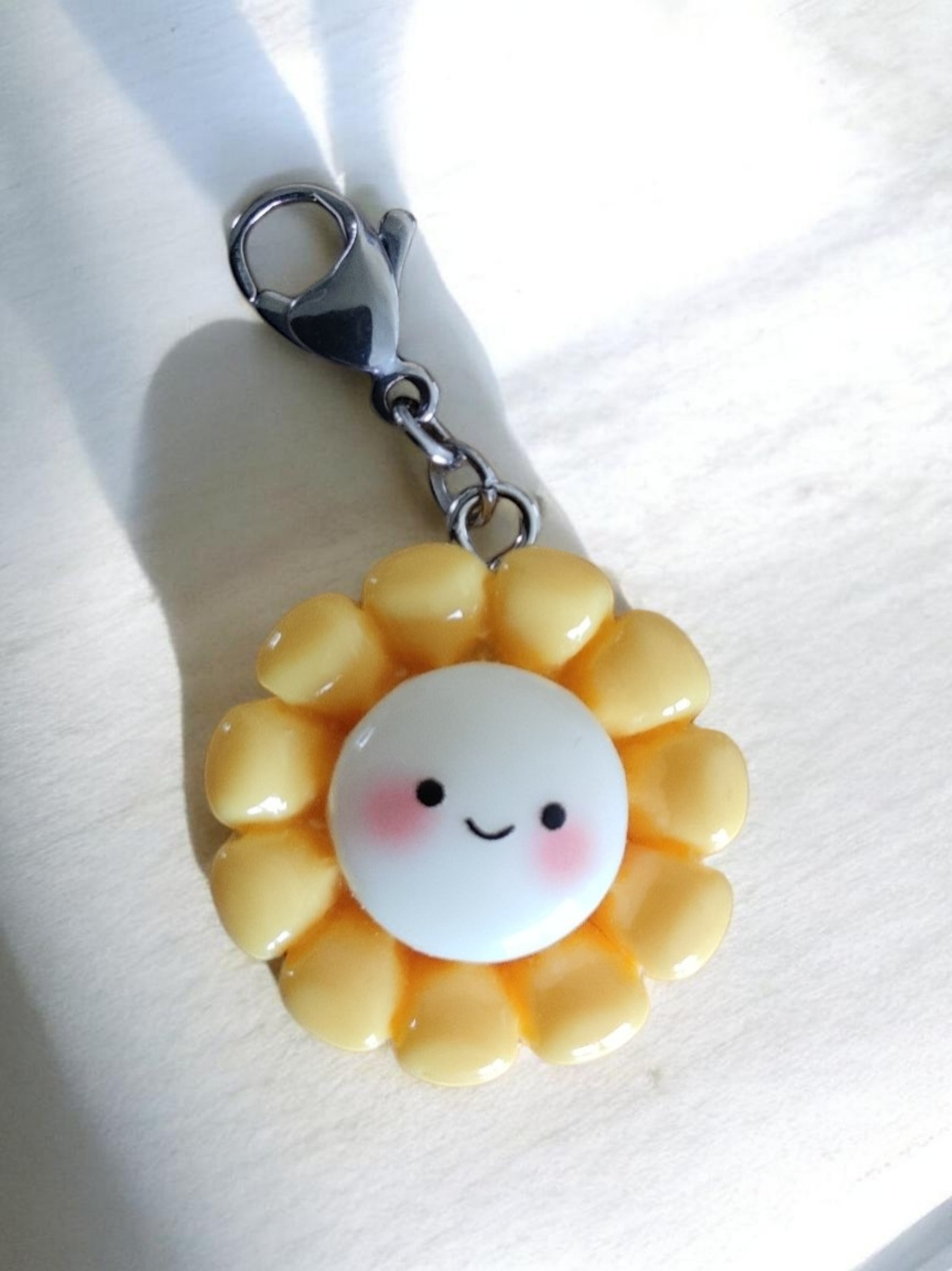 Handyhüllen Anhänger " Kawai Smile Flower"