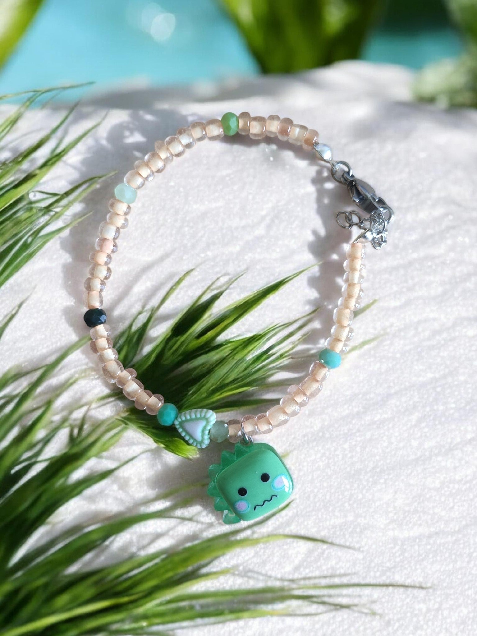 Kinderarmband Handmade " Kawai Dino"